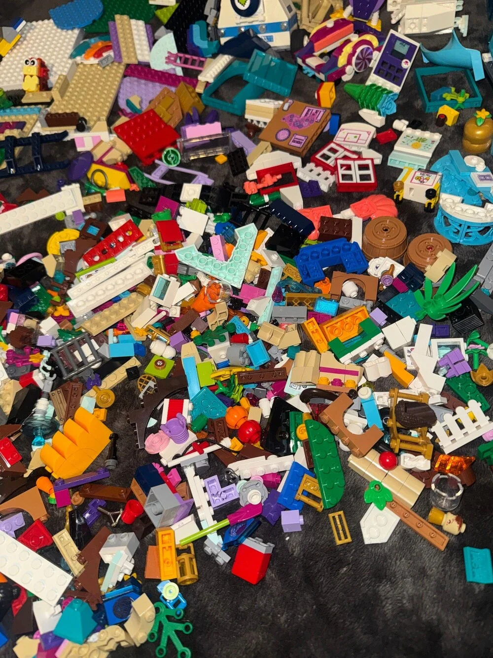 LEGO Assorted Pieces Minifigures Animals Building Parts Lot